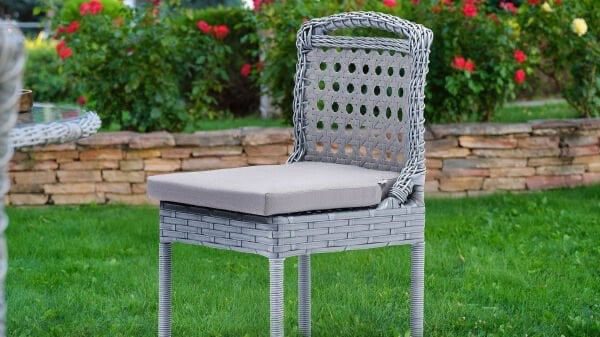 BELLONA PERNILLA YASUMBUYE GARDEN SET (ameza 1 + intebe 4)